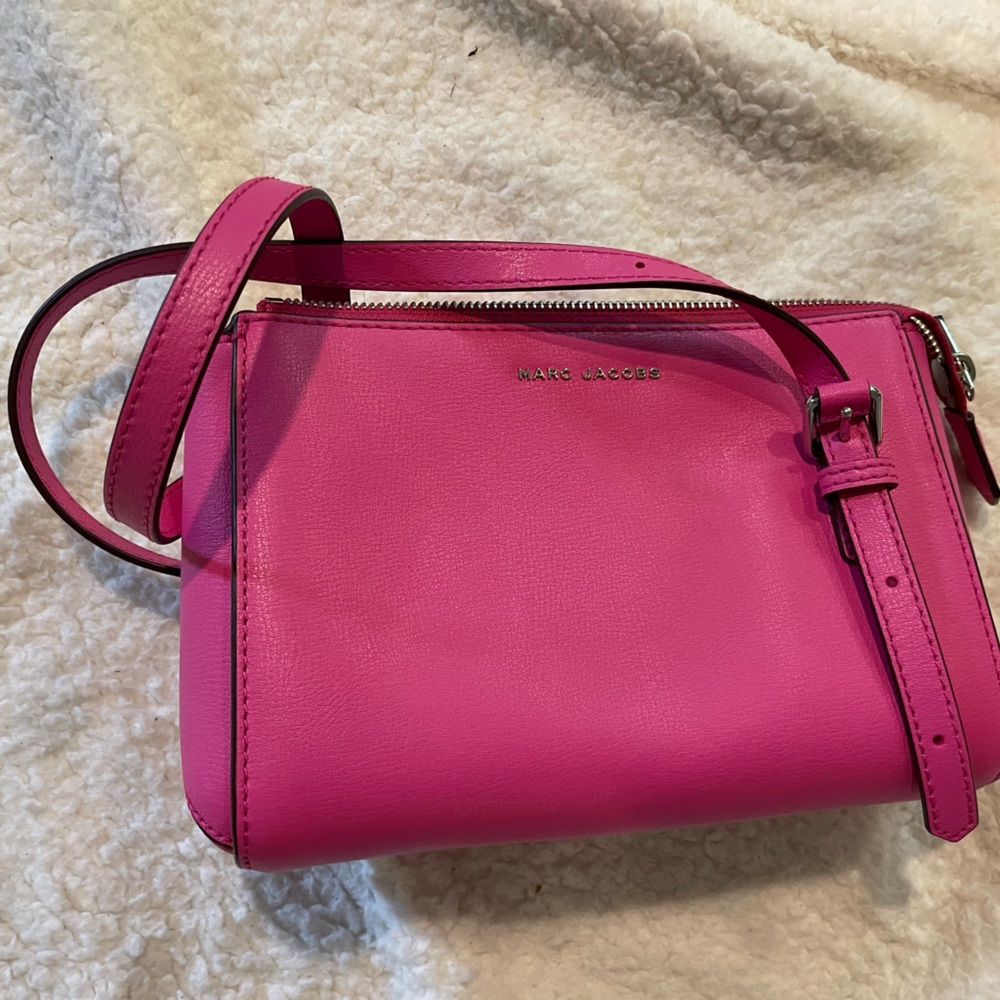 Marc Jacobs pink crossbody purse